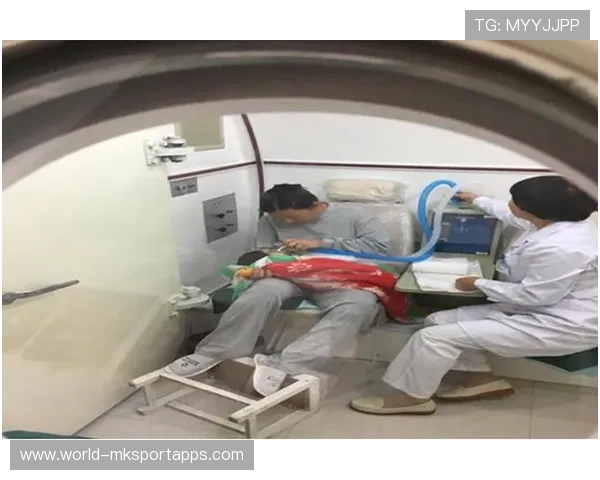 母亲亲眼目睹氧舱爆炸致儿子身亡，假如氧舱起火,怎样应急处理