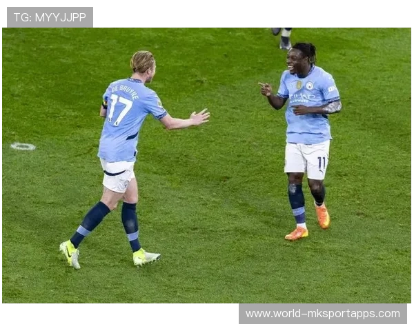 德布劳内贴地斩直入球门左下角:一脚定胜负的艺术 德布劳内贴地斩直入球门左下角:一脚定胜负的艺术