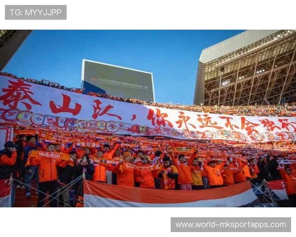 中超联赛与某知名社交平台达成短视频转播授权,旨在通过碎片化内容吸引流量。 中超联赛与某知名社交平台达成短视频转播授权,旨在通过碎片化内容吸引流量。